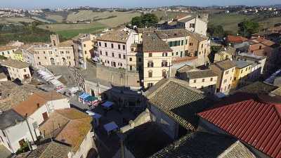 Vista del castello di Polverigi